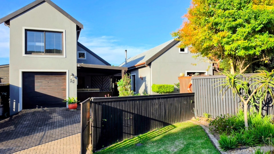 3 Bedroom Property for Sale in Brenton On Lake Western Cape